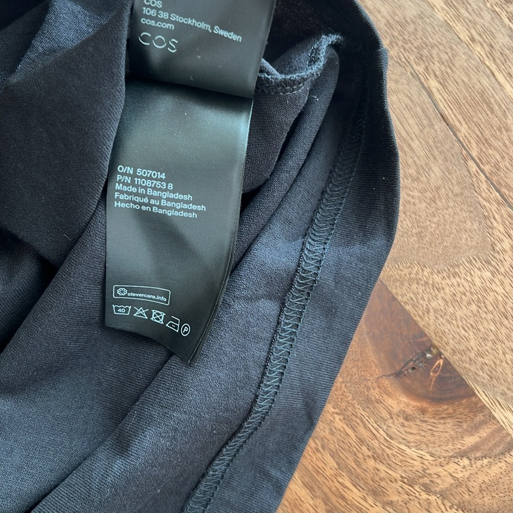 COS Black Oversized Short Sleeve Tee - Picture 10 of 11